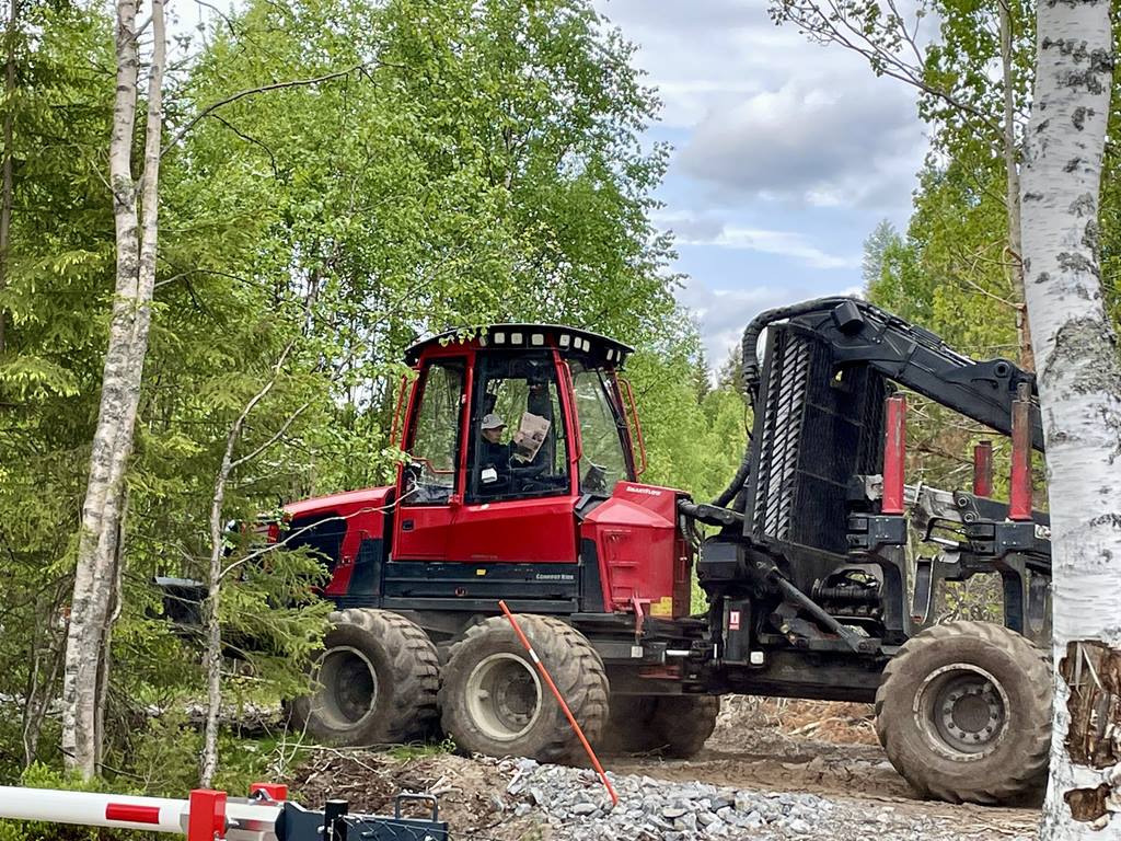 Forwarder mit Fahrerassistenzsystem für automatische Spurhaltung